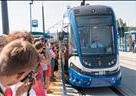 Najdłuższy tramwaj w Polsce przejechał  po nowej estakadzie tramwajowej